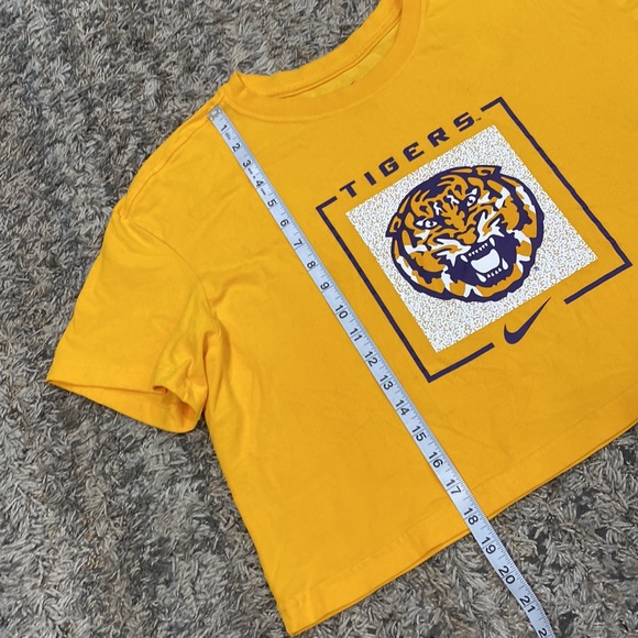 The Nike tee LSU women’s crewneck, short sleeve crop top T-shirt, size large - Picture 2 of 9